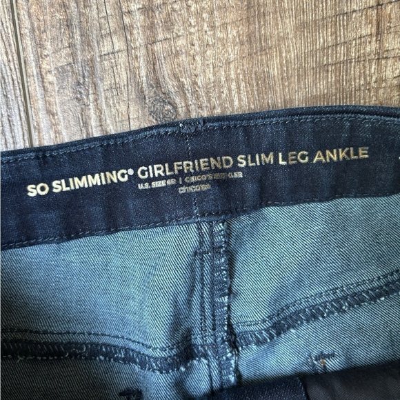 Chico's So Slimming Girlfriend Slim Leg Ankle Dark Jeans Women's Size US 6R - Picture 9 of 9